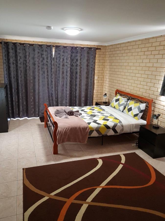 Rhodeside Lodge Geraldton Extérieur photo
